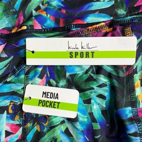NWT Nicole Miller Sport Tropical Print Cropped Leggings. Size Medium - Picture 5 of 7